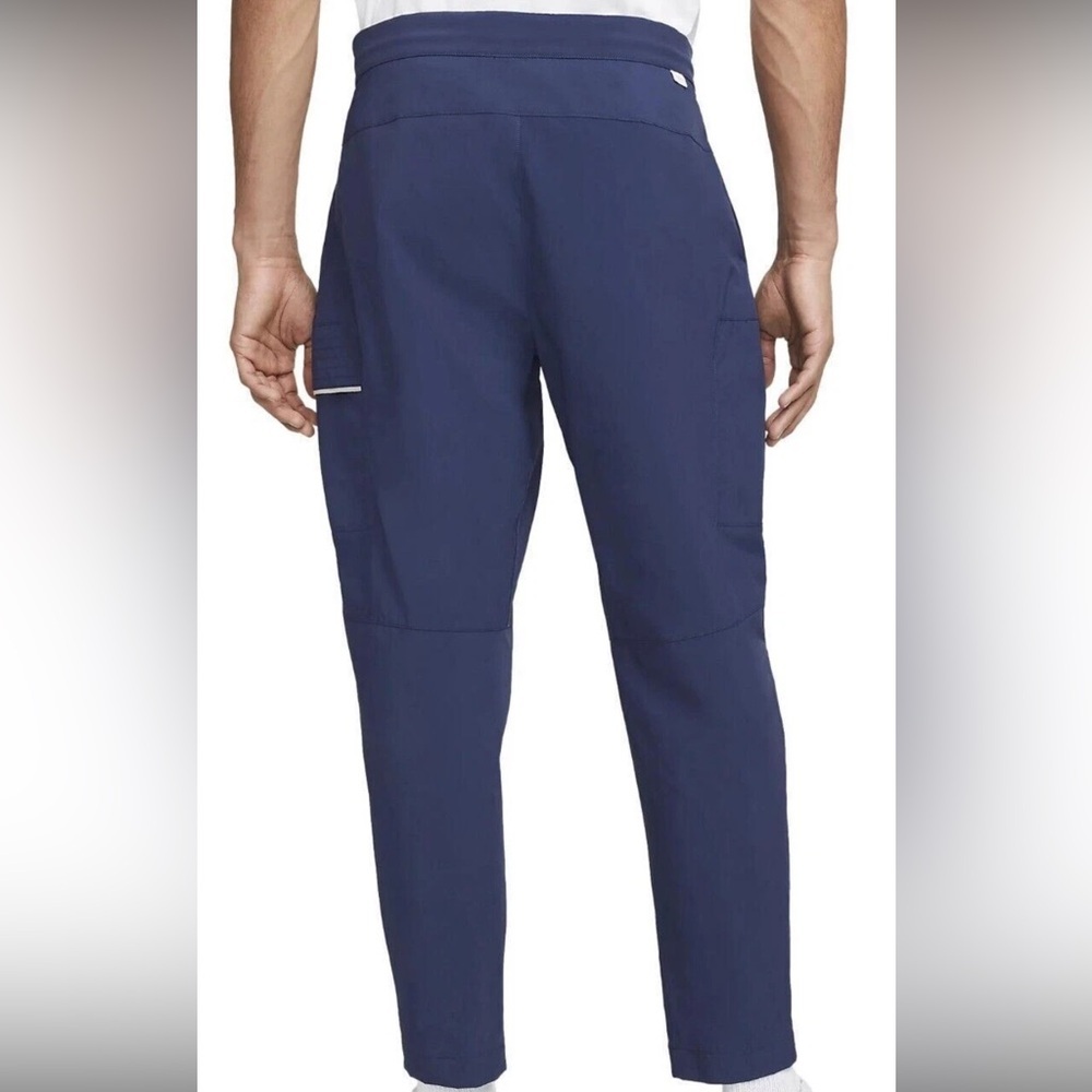 Nike Sportswear Style
Essentials Men's Unlined
Utility Pants (Navy/Sail) $120 - Picture 3 of 10